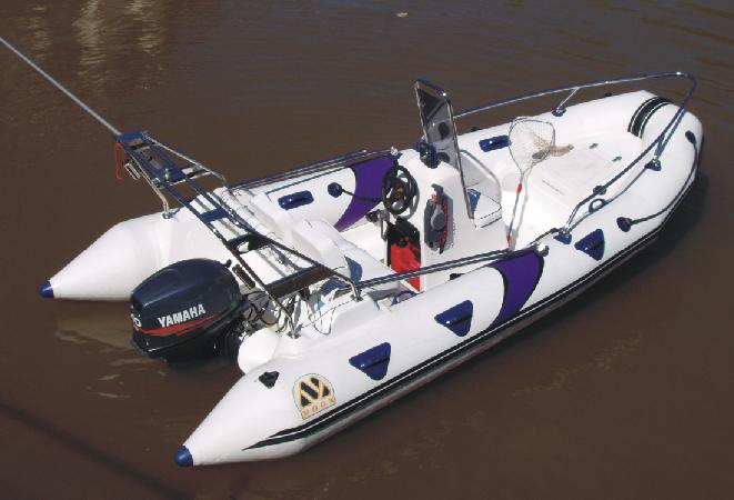 moon 440 T semi rigid inflatable boat ribs lunamar boatyard EC homologed certified