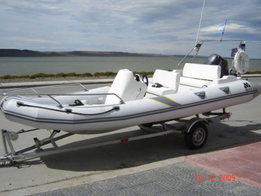 MOON 560 rigid hull inflatable boats SANTA CRUZ PATAGONIA