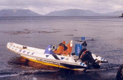 Embarcacion semirrigido moon 890 Off Shore buceo Tierra del Fuego