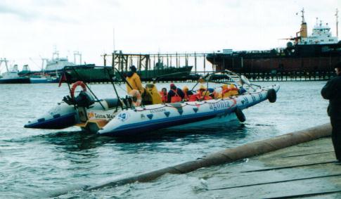 Straits of Magallean MOON 1150 work bus Work Rigid Hull Inflatable Boat Lunamar Shipyards transport and professional work