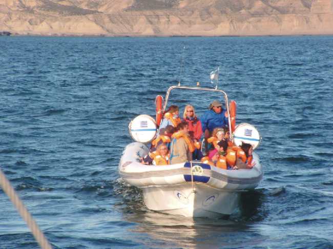 bote inflable semi rigido MOON WORK 1040 transporte personas carga turismo avistaje ballenas delfines