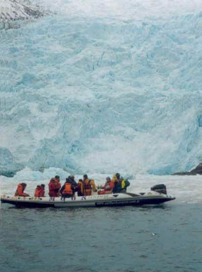Expedition in Beagle Channel in Tierra del Fuego Navigation in Glaciars Patagonia Adventure Tourism