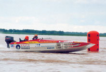 boyas inflables MOON en Carrera de Motonautica Off Shore Rio de la Plata astilleros lunamar