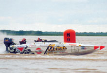 boyas inflables MOON en Carrera de Motonautica Off Shore Rio de la Plata astilleros lunamar