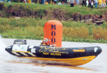 boyas inflables MOON en Carrera de Motonautica Off Shore Rio de la Plata astilleros lunamar