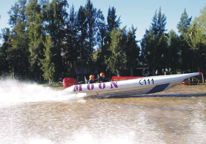 MOON 850 Offshore Class III 2 lts. Rigid Inflatable Boat  RIB Lunamar Boatyard  Races Competition Motonautique