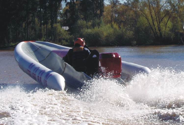 MOON 850 Offshore Class III 2 lts. Rigid Inflatable Boat  RIB Lunamar Boatyard  Races Competition Motonautique