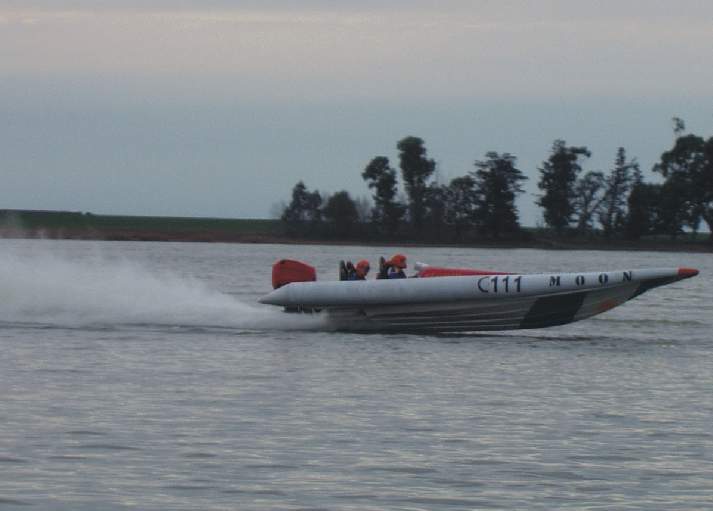 semi rigid hull inflatable Boat MOON RIB lunamar boatyard offshore races UIM