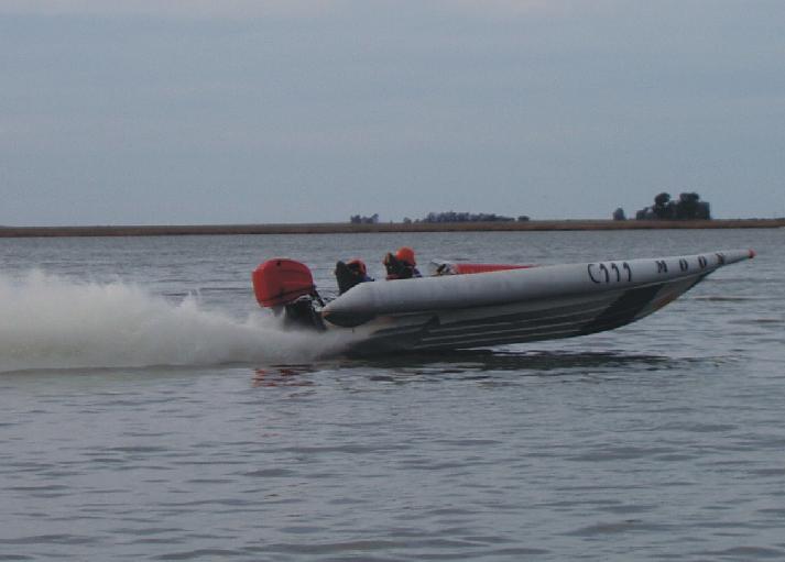 semi rigid hull inflatable Boat MOON RIB lunamar boatyard offshore races UIM