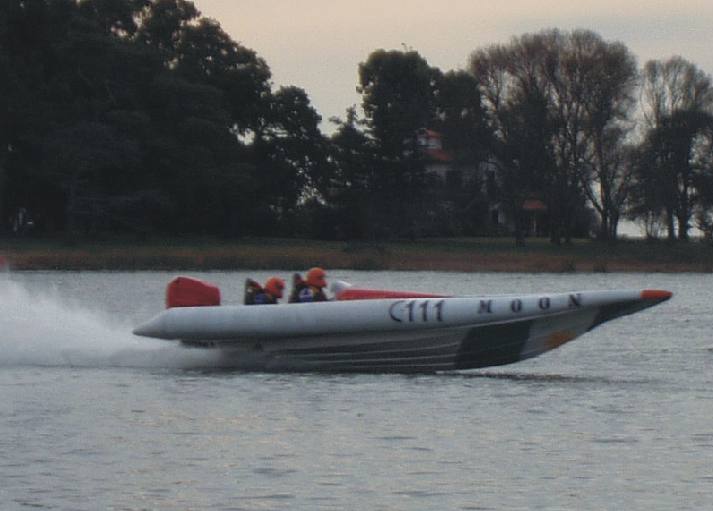 semi rigid hull inflatable Boat MOON RIB lunamar boatyard offshore races UIM