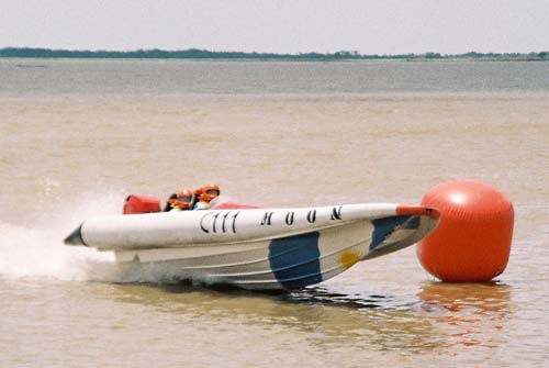 Motonautica Power Boats Offshore carreras racings pilotos semirrigidas MOON ribs class III 2 lts