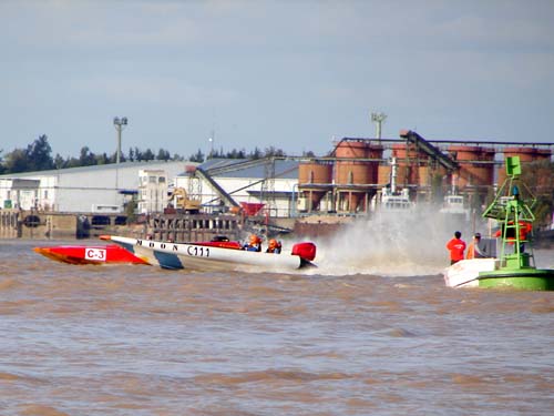 Motonautica Power Boats Offshore carreras racings pilotos Campana semirrigidas MOON ribs class III 2 lts