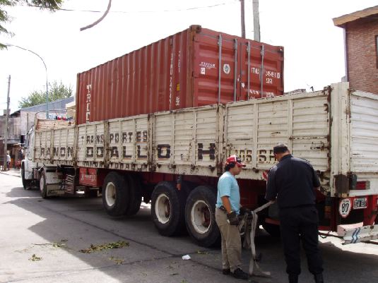 exportacion a europa, carga en container de 20 pies de Semirrigidos MOON Astillero Lunamar